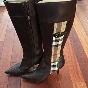 Gorgeous Authentic Burberry Nova Check and Leather Heel Boots